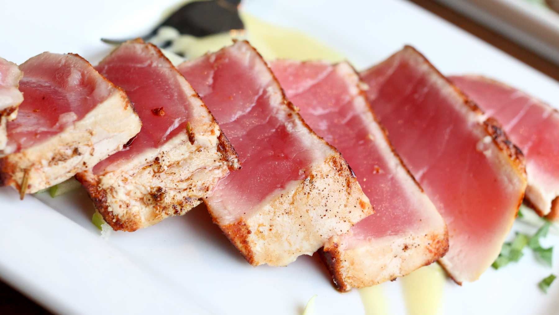 Tataki de atún.