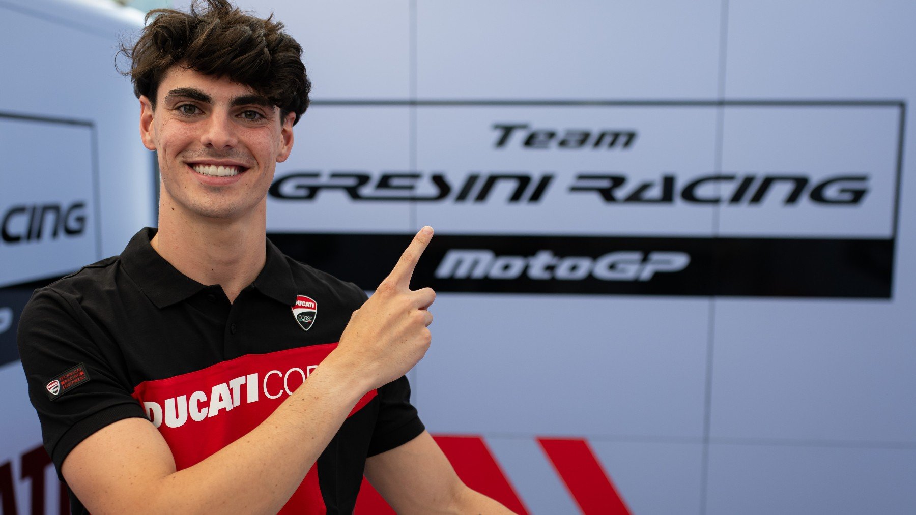 Fermín Aldeguer posa como nuevo piloto de Gresini. (Gresini Racing)