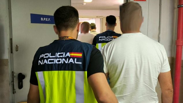 Detenidos dos empresarios agrícolas de Mallorca por cobrar 22.000 euros a temporeros marroquíes