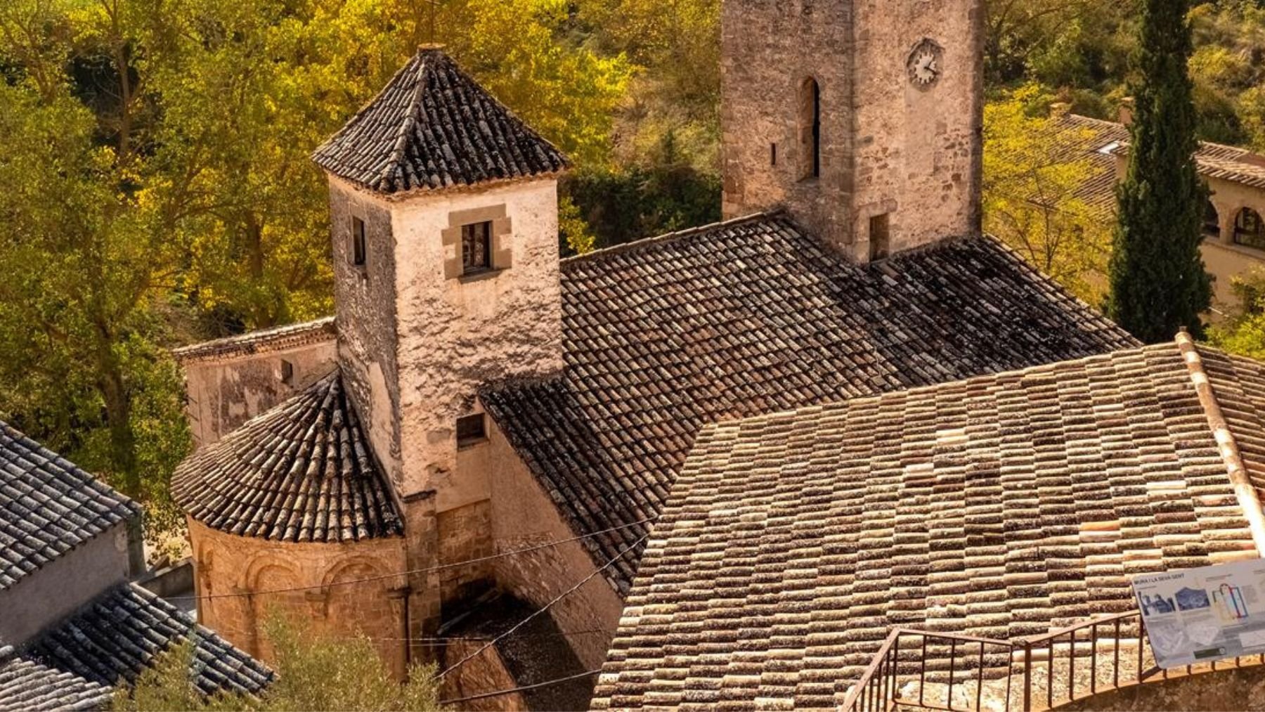 Pueblo medieval, Mura, Cataluña