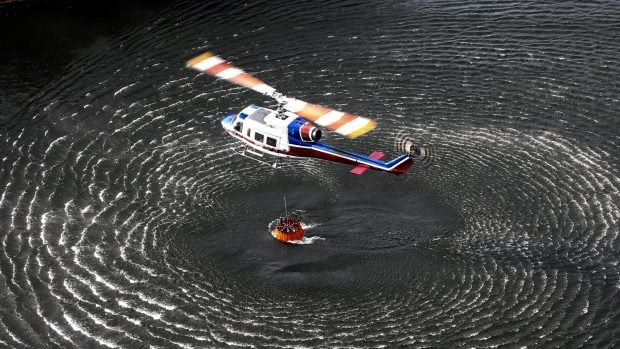 helicóptero incendio