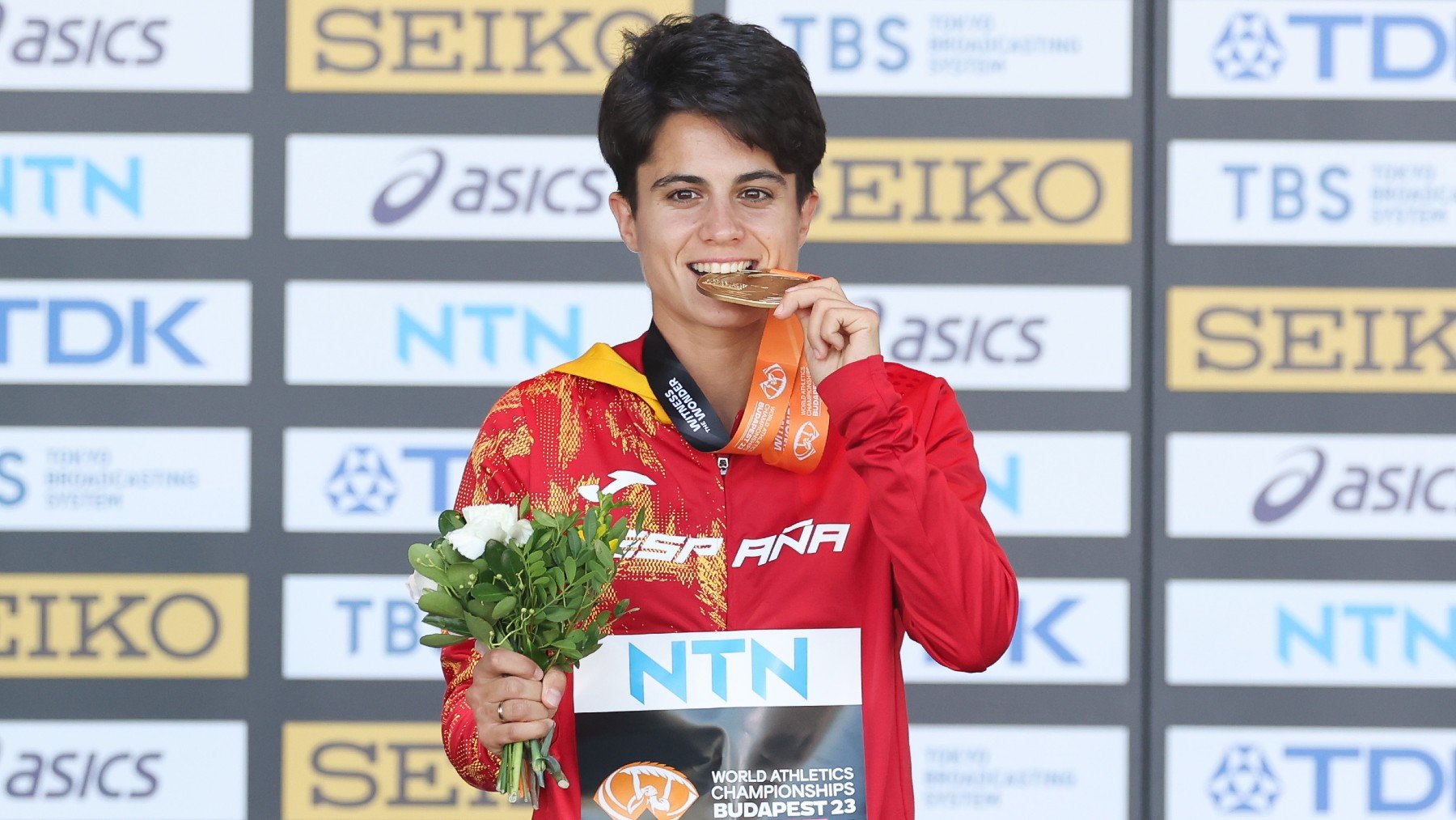 María Pérez, en el podio del campeonato del mundo. (Getty)