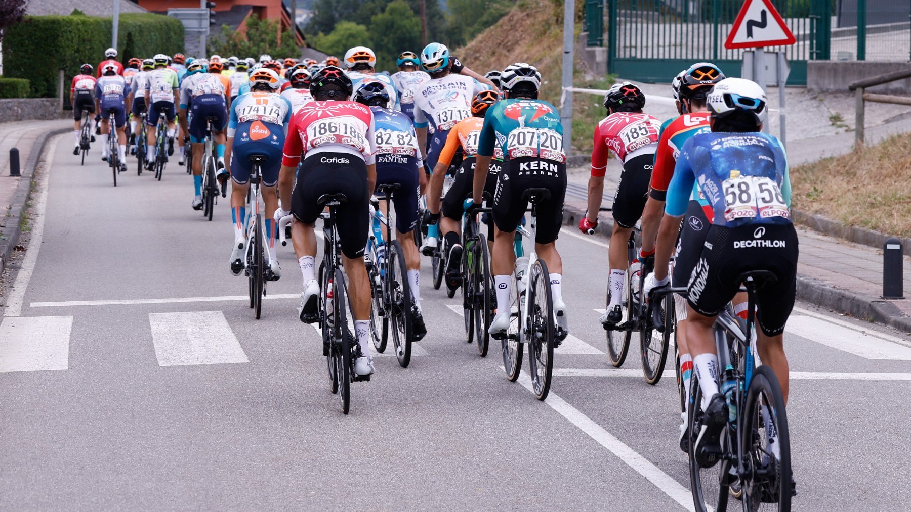 El pelotón durante una etapa de la Vuelta a España 2024. (EFE)