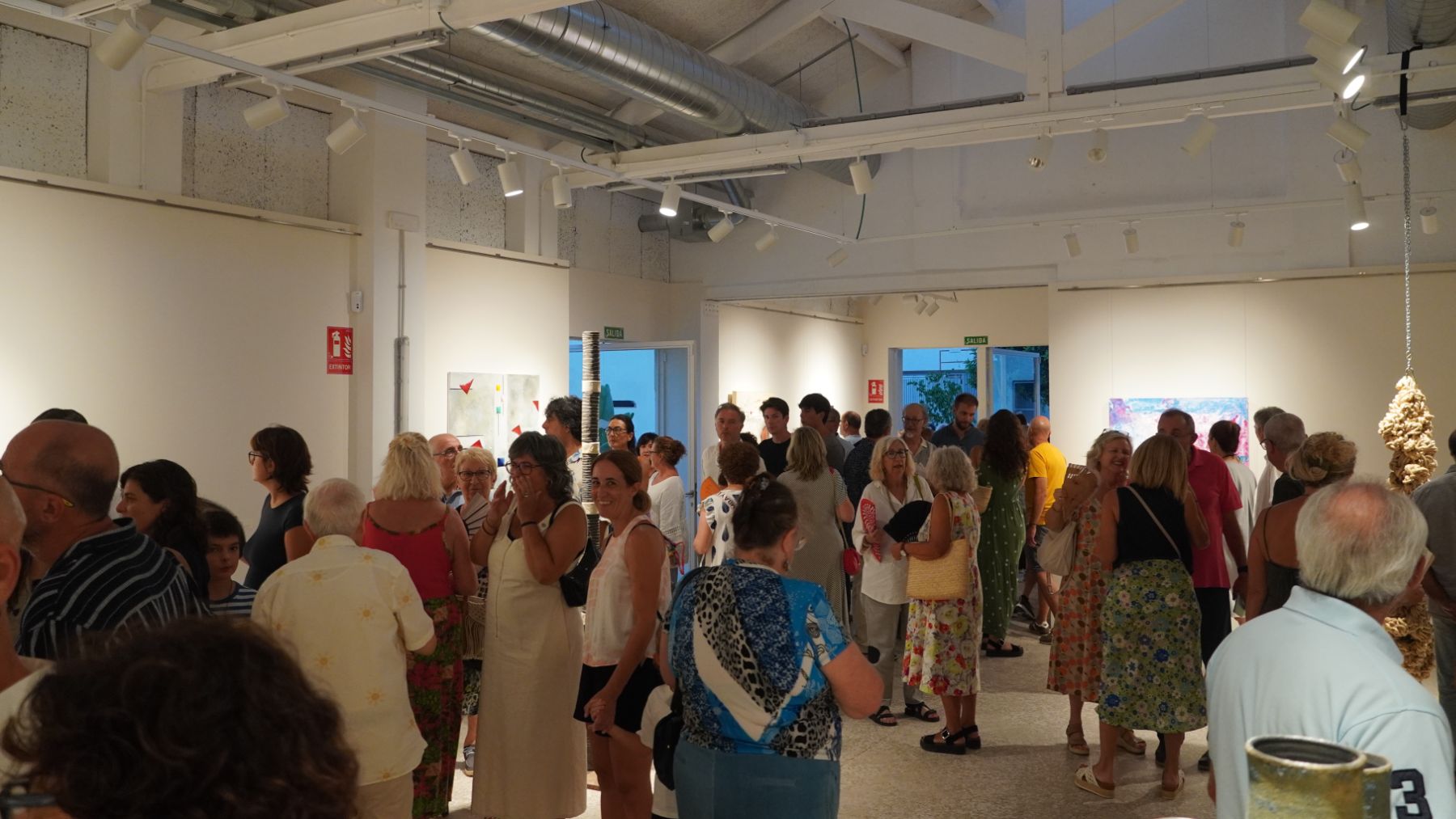 Inauguración de la muestra Artistas de Marratxí en Sa Refinadora.