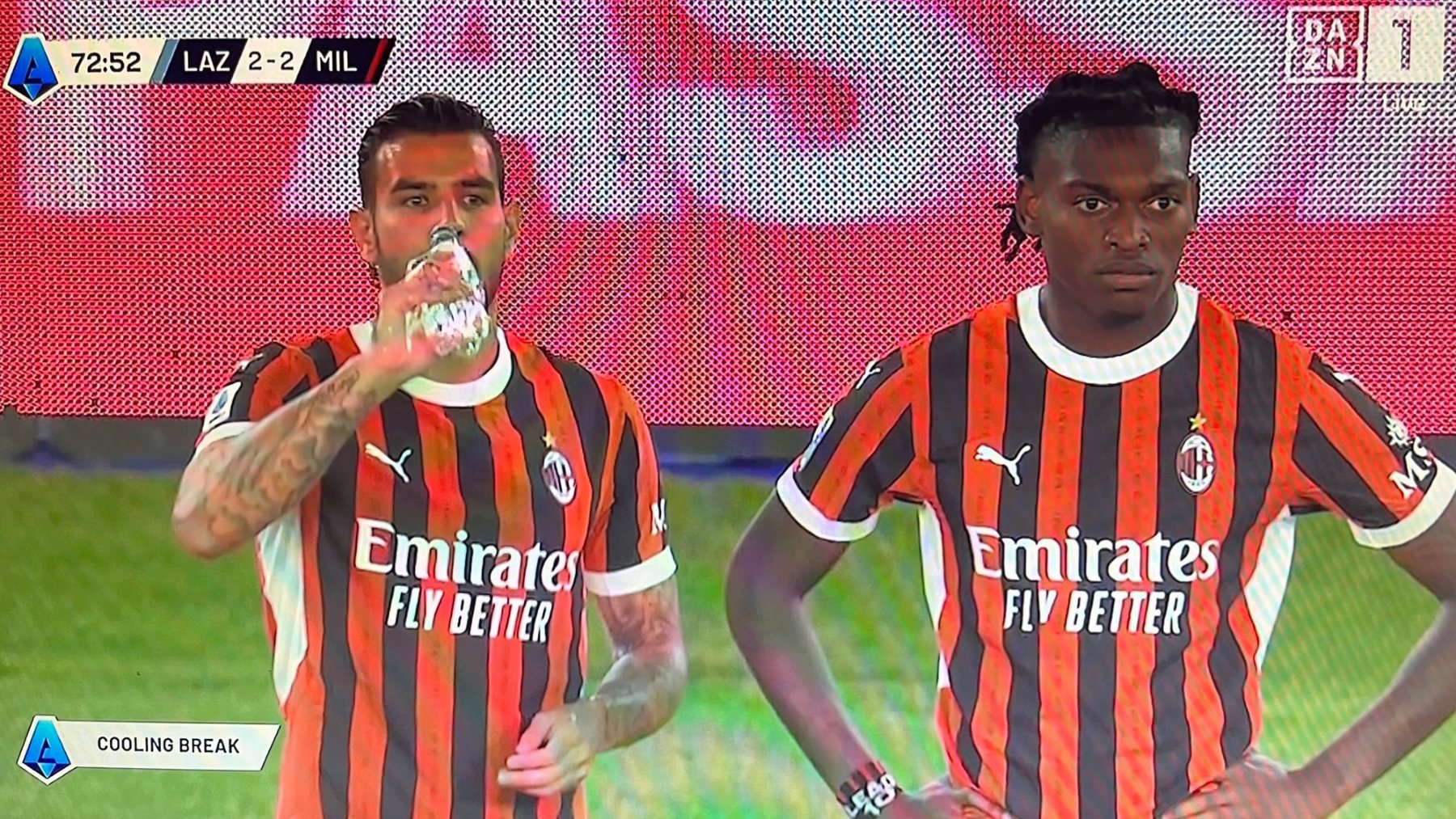 Theo Hernández y Rafael Leao, jugadores del AC Milan.