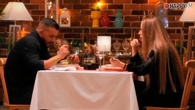 Esmeralda y Carlos, participantes de First Dates. (Mediaset)