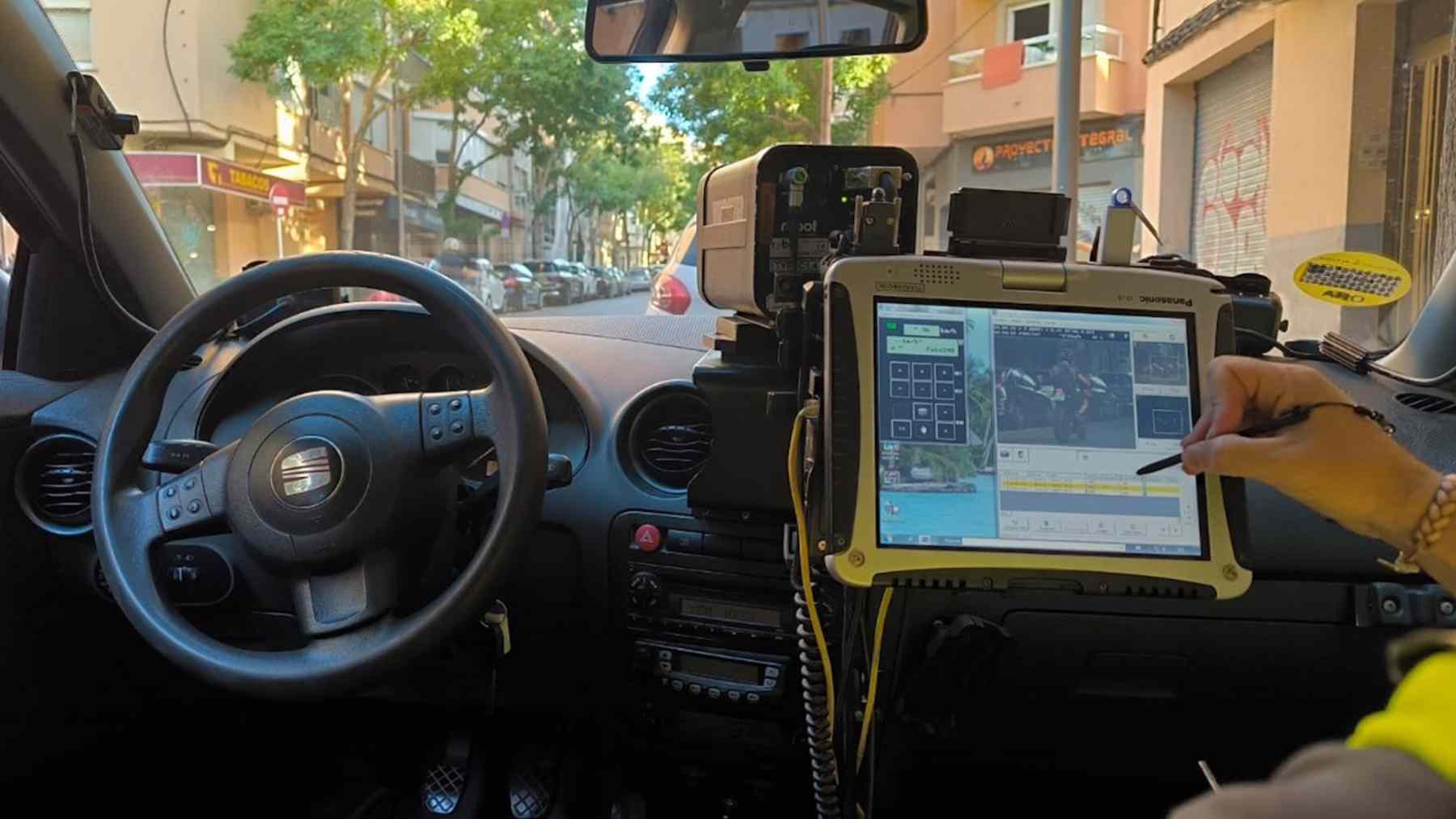 Controles de velocidad de la Policía Local en las calles 30.