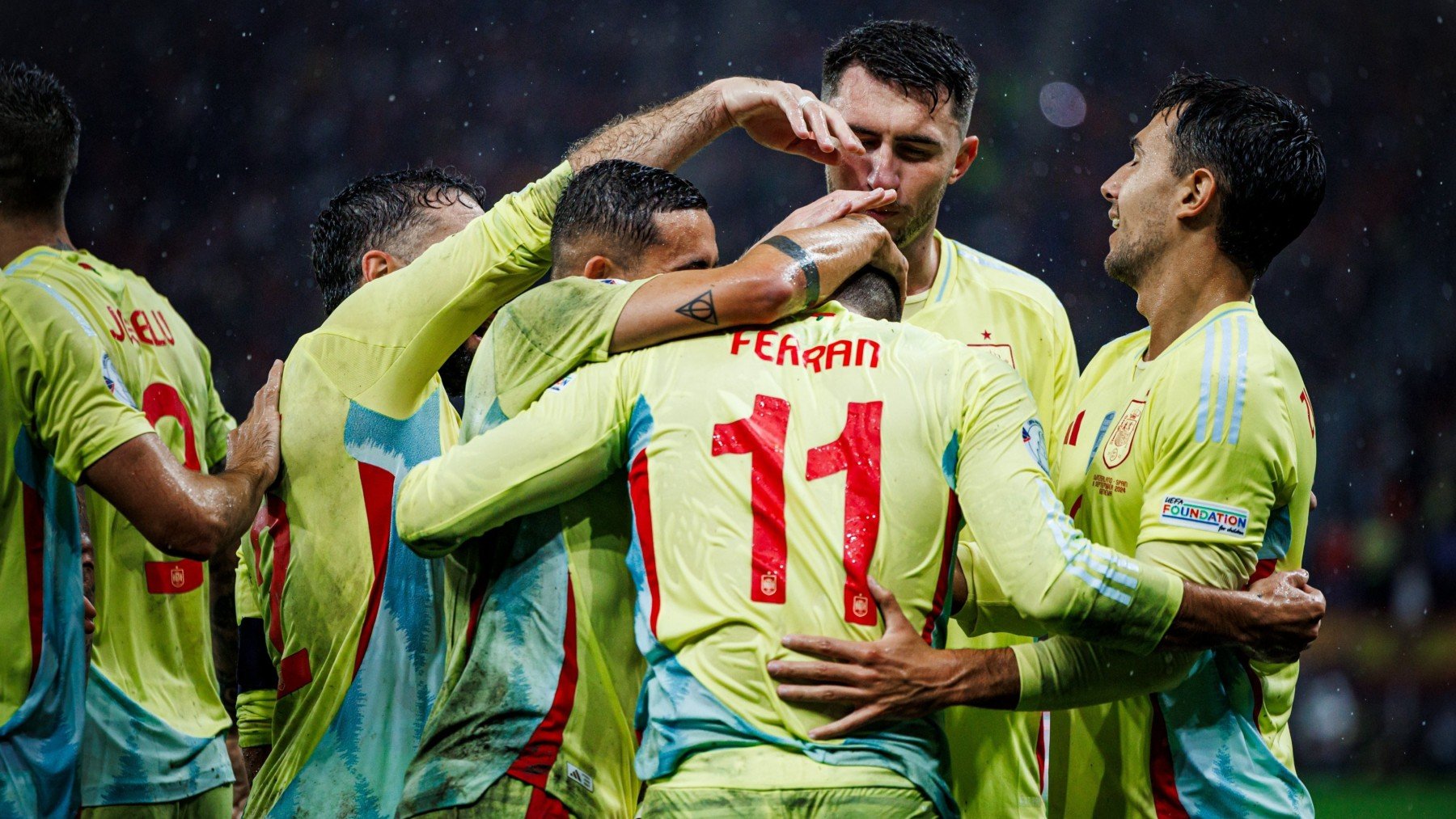 Los jugadores de la selección española celebran un gol. (Foto: RFEF)