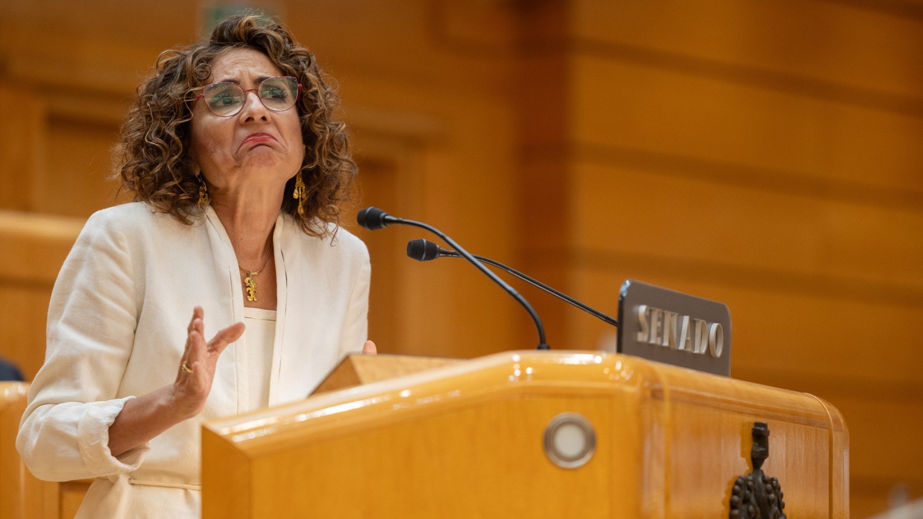 La vicepresidenta primera y ministra de Hacienda, María Jesús Montero, durante un pleno en el Senado.