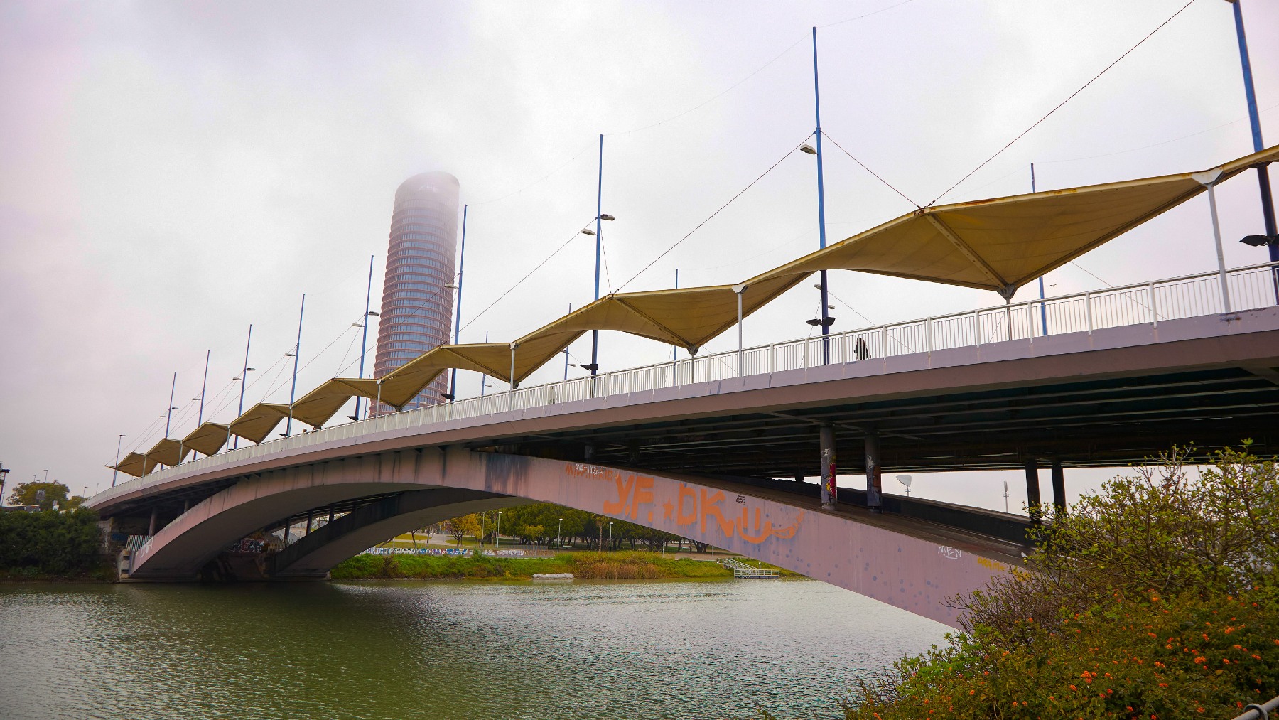 Puente del Cachorro, en Sevilla. (Foto: EP)