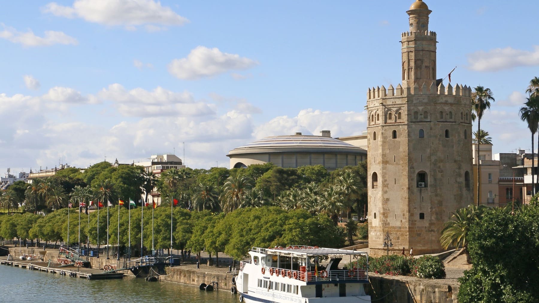 Vistas a la Torre del Oro en Sevilla