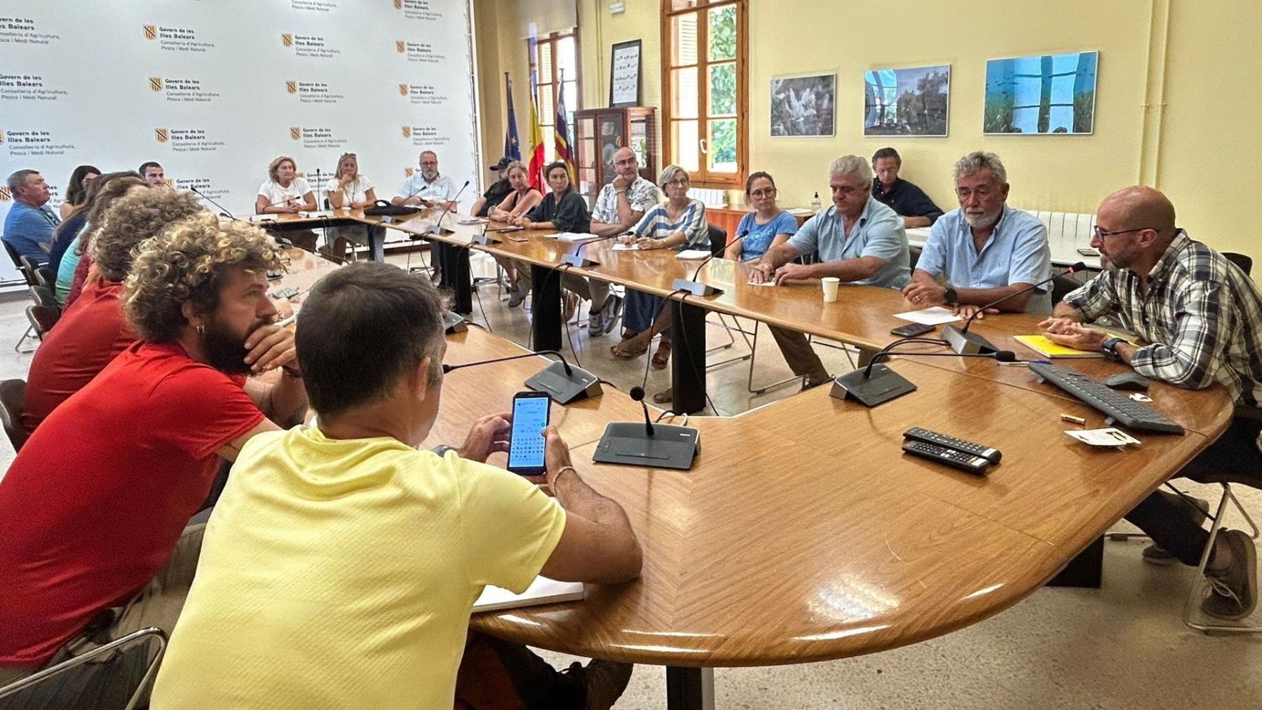 Reunión con el sector para hacer seguimiento de los casos de lengua azul en Baleares.