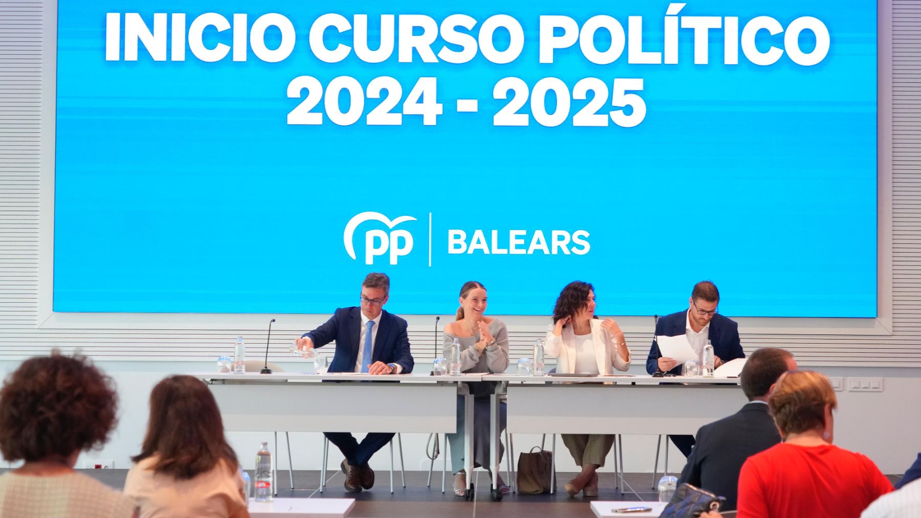 Marga Prohens preside la jornada del grupo parlamentario del PP.
