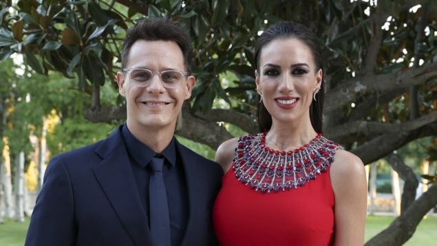 Christian Gálvez y Patricia Pardo en una boda muy sonrientes