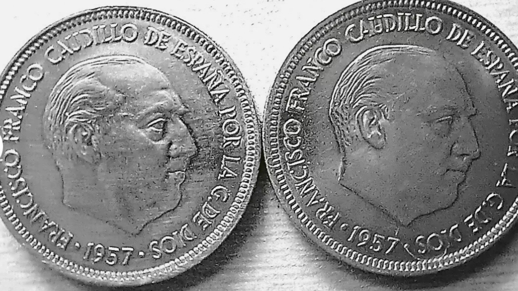 Las monedas con la cara de Franco. (Ebay)