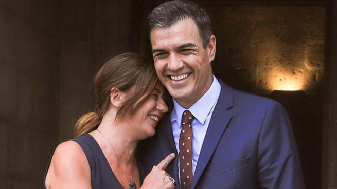 La presidenta del Congreso, Francina Armengol, con el presidente del Gobierno, Pedro Sánchez.