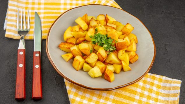 mejores patatas bravas de España, mejores patatas bravas de Madrid, secreto de las mejores patatas bravas, preparar salsa de patatas bravas.