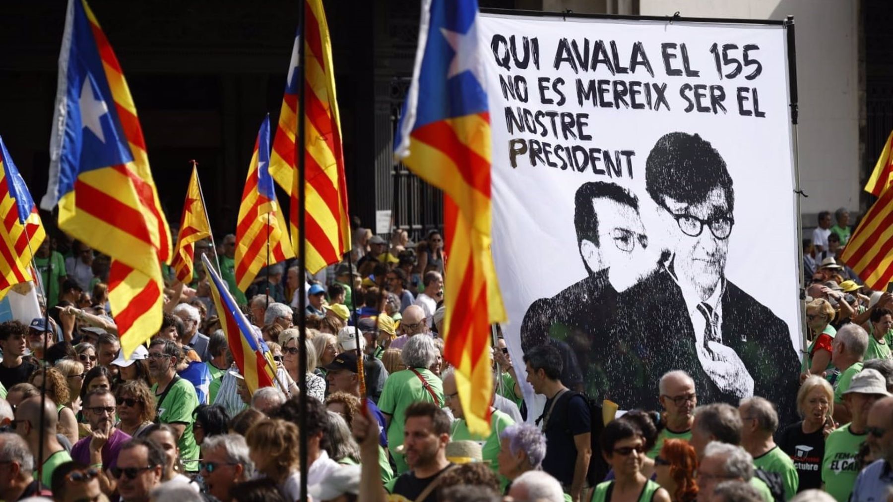 Esteladas Pancarta contra Illa en la Diada de este 11 de septiembre. (Ep)