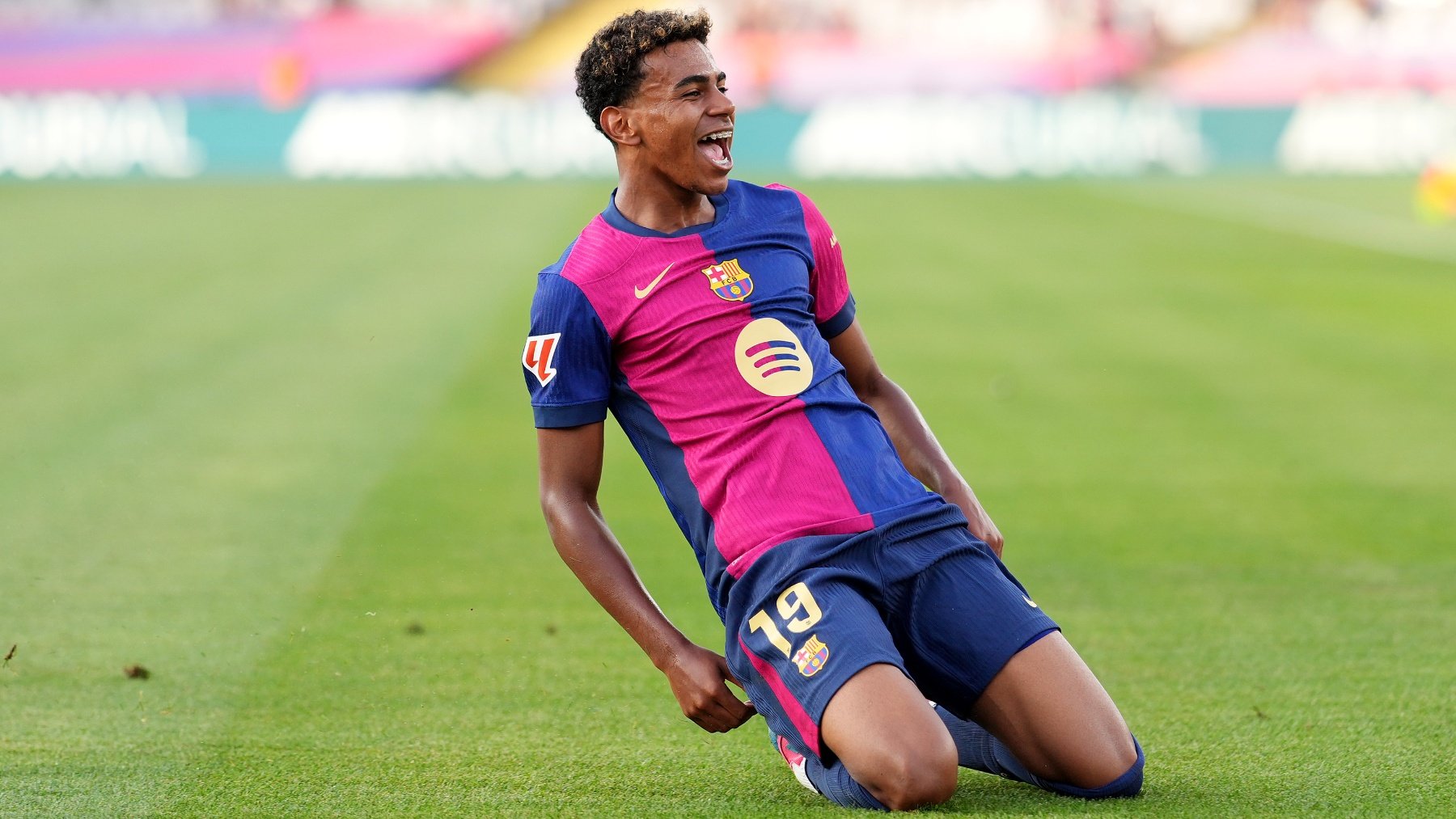 Lamine Yamal celebra un gol en Liga con el Barça. (Getty)