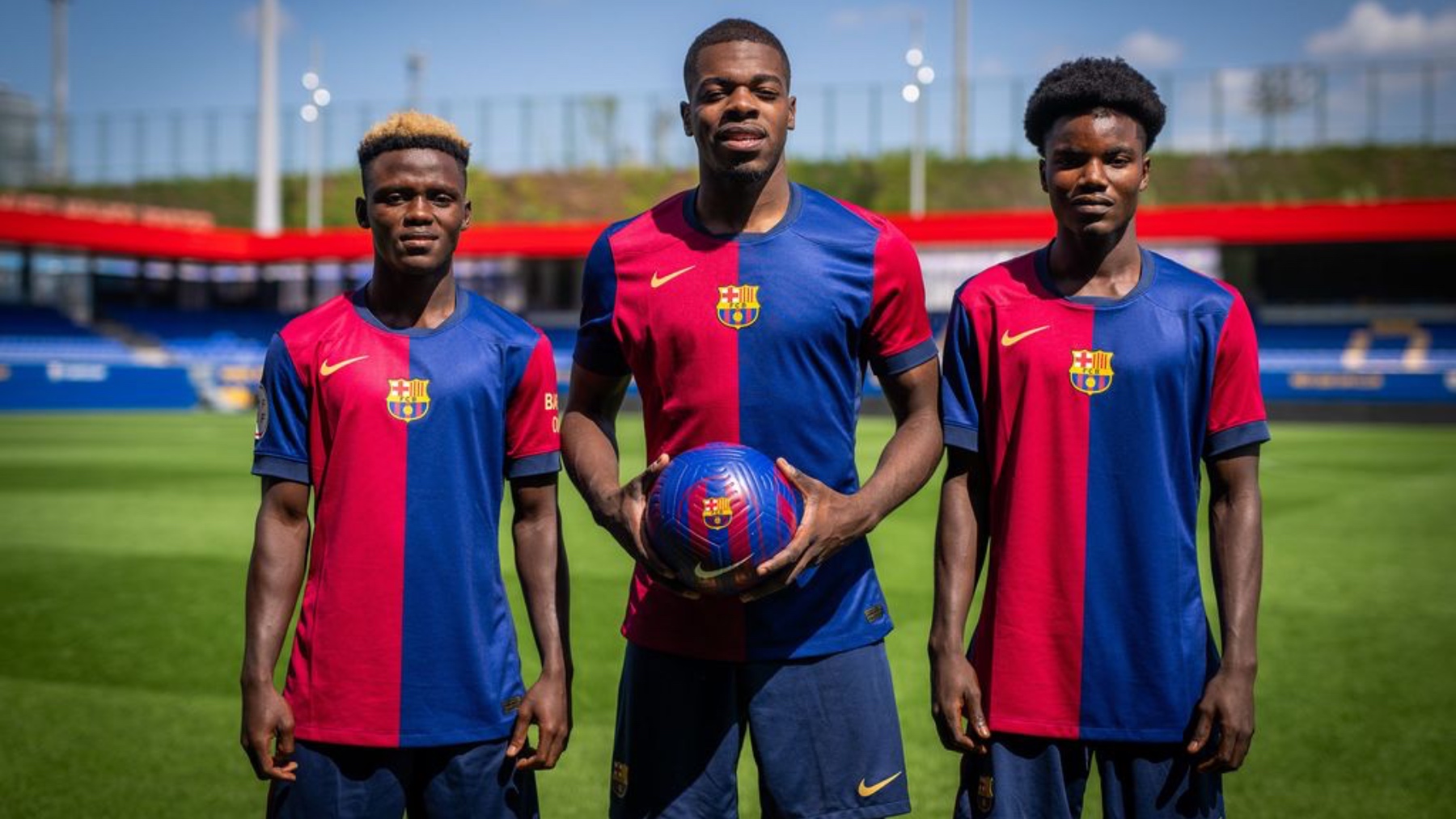 Iván Cédric, David Oduro y Abdul Aziz, en su presentación con el Barcelona. (FC Barcelona)