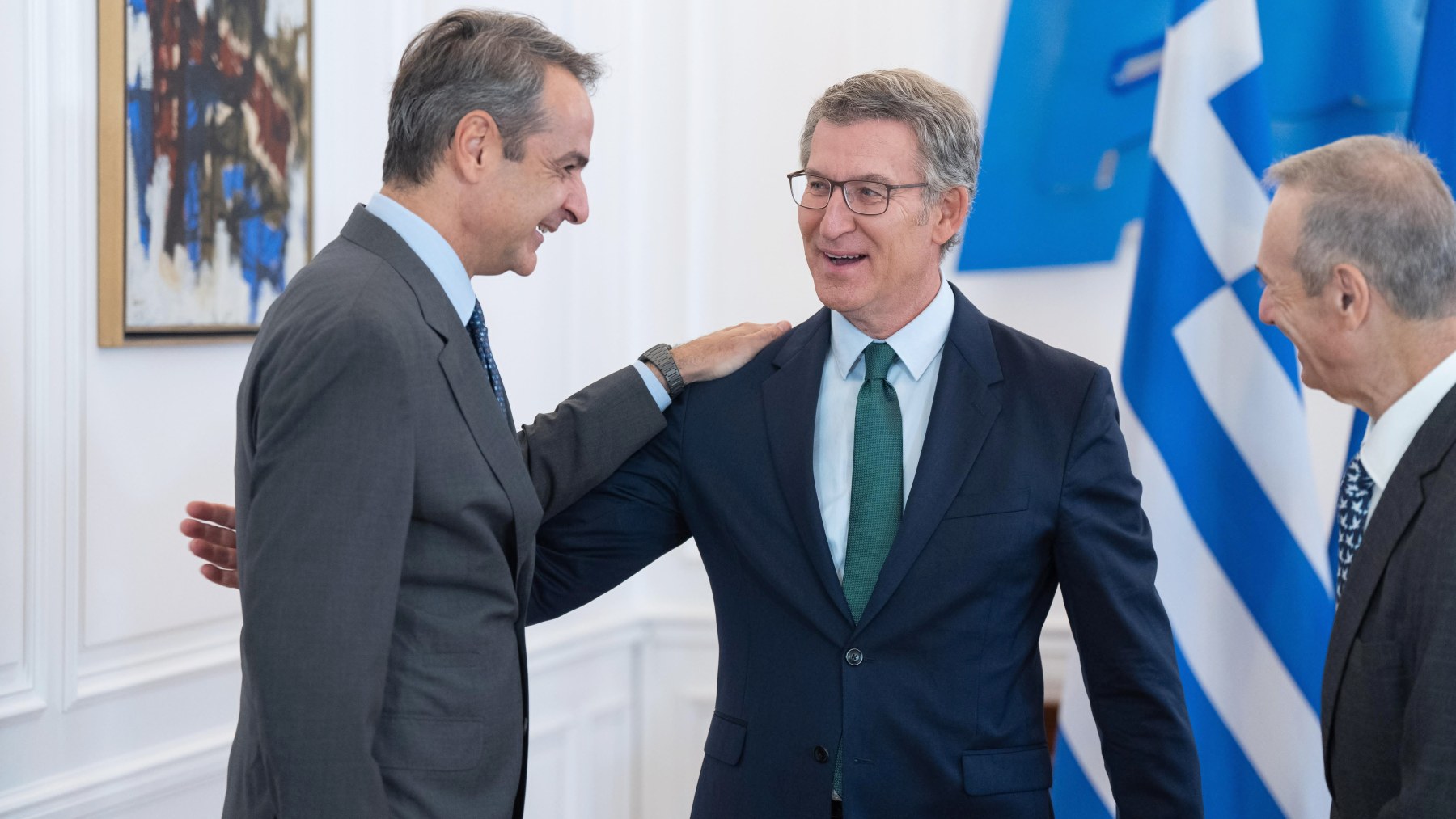 Alberto Núñez Feijóo con Kyriákos Mitsotakis. (Foto: Diego Puerta)