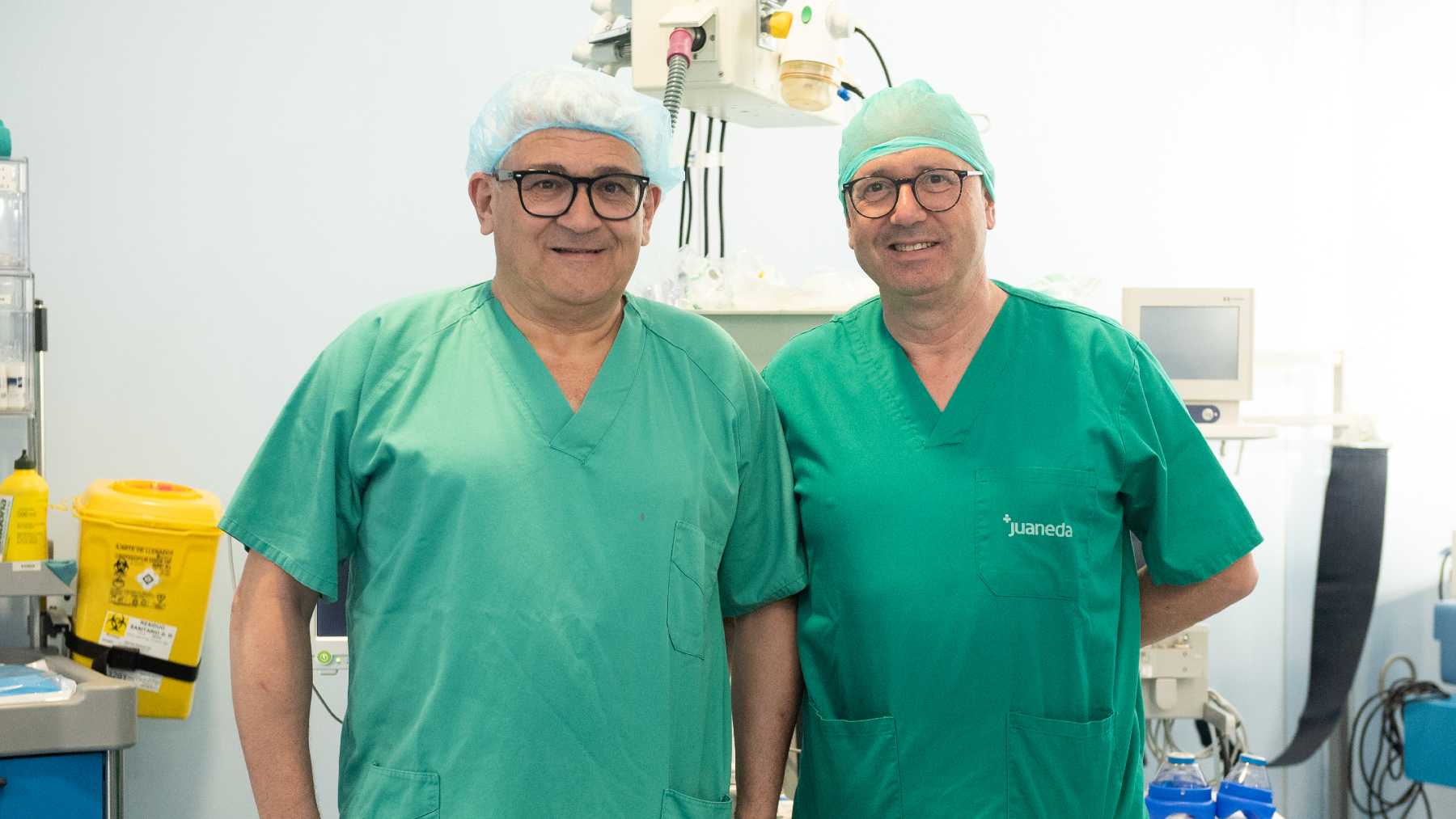 Salvador Pascual y Andrés Cifuentes, cirujanos digestivos, expertos en cirugía bariátrica.
