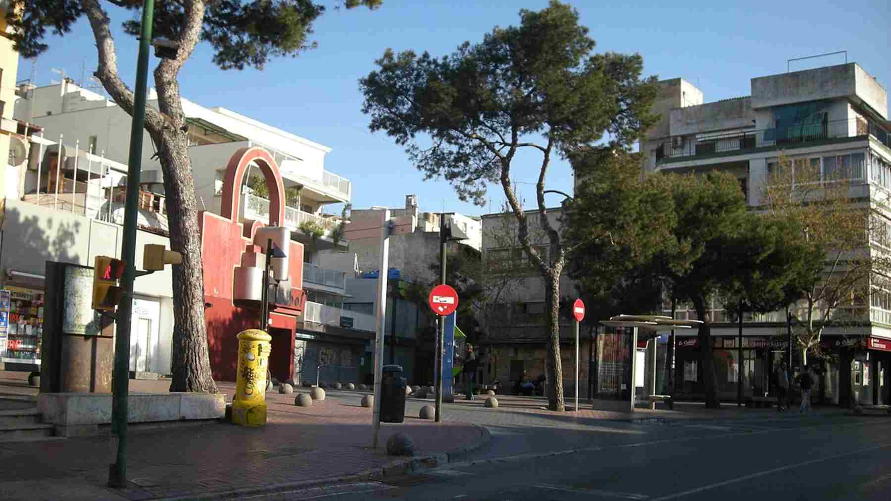 Imagen de la plaza de Gomila en el barrio del Terreno de Palma.