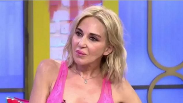 Ania Iglesias en Telecinco durante una entrevista