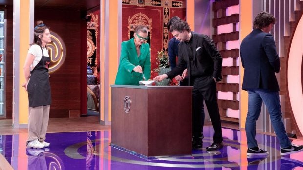 María León se convierte en la ganadora de la prueba de 'MasterChef Celebrity 9'. (RTVE)