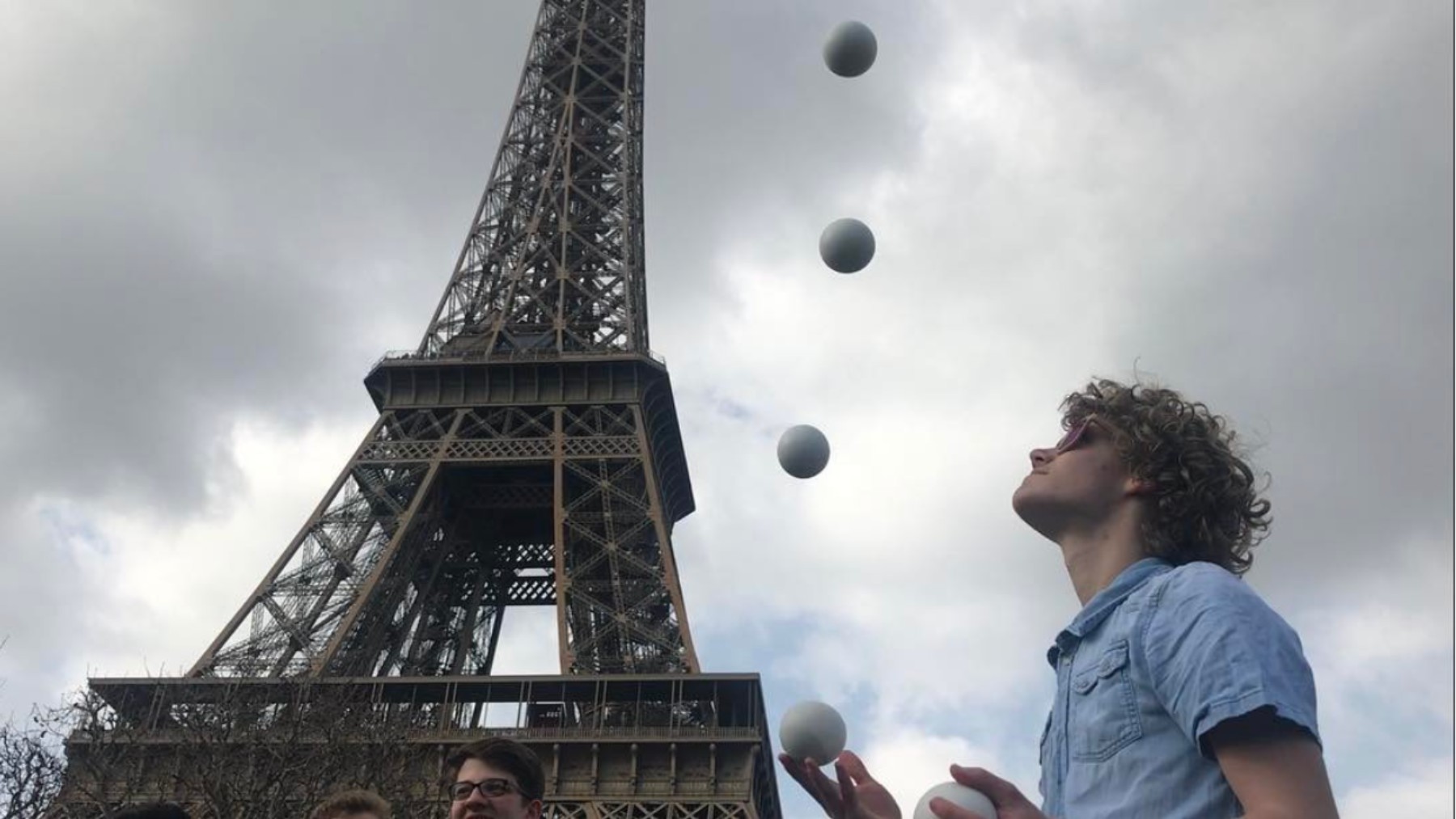 Luca Pferdmenges en París. (@thegermantravelguy)