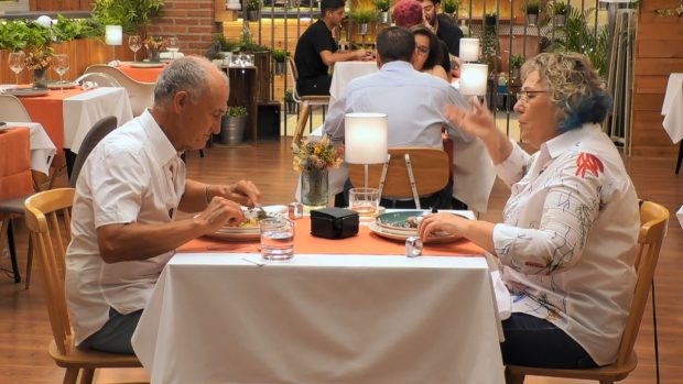 Manuel y María durante su cita de 'First Dates'. (Mediaset)