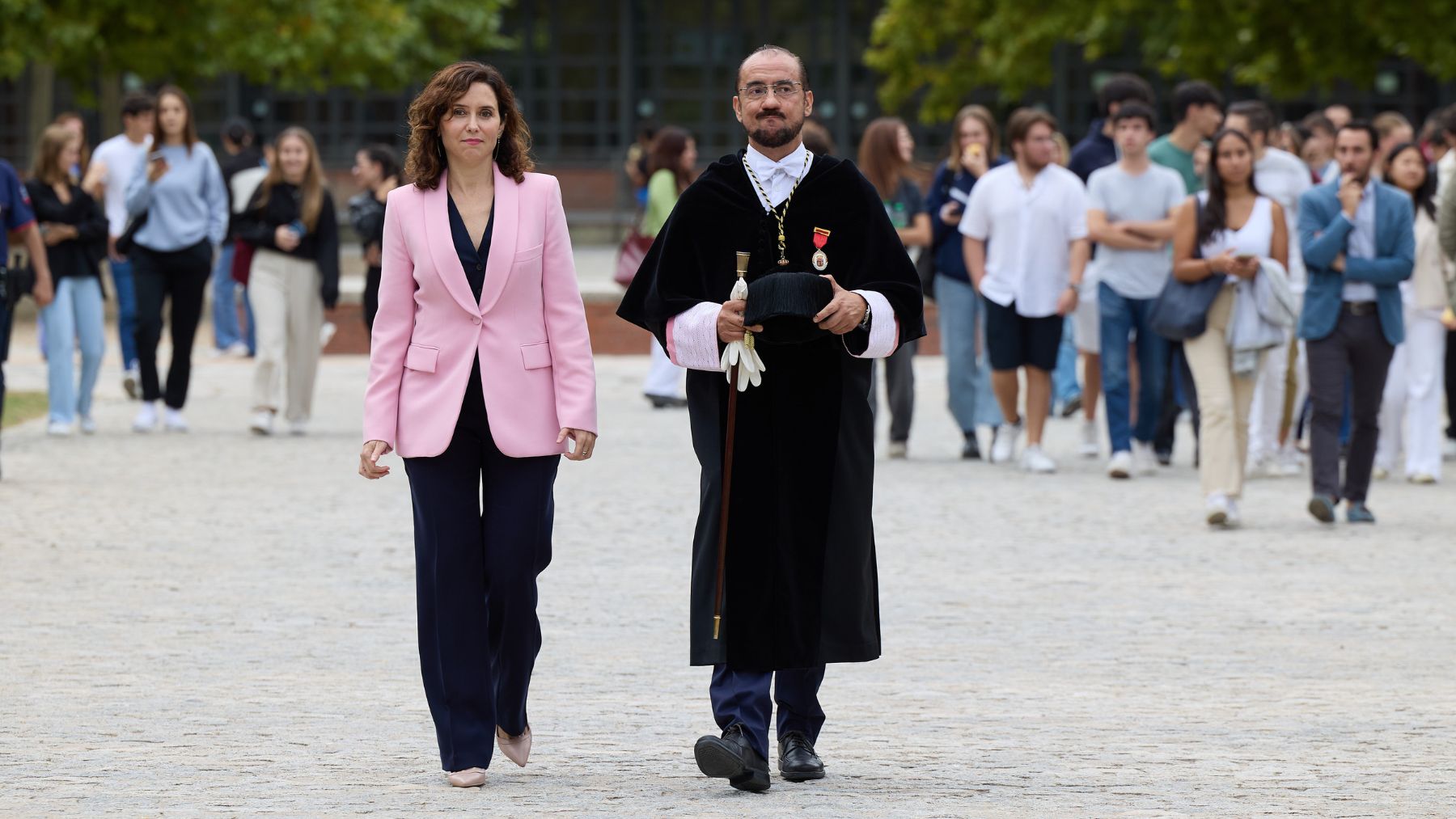 Isabel Díaz Ayuso, presidenta de la Comunidad de Madrid y Ángel Arias, rector de la Universidad Carlos III de Madrid. (FOTO: EP)