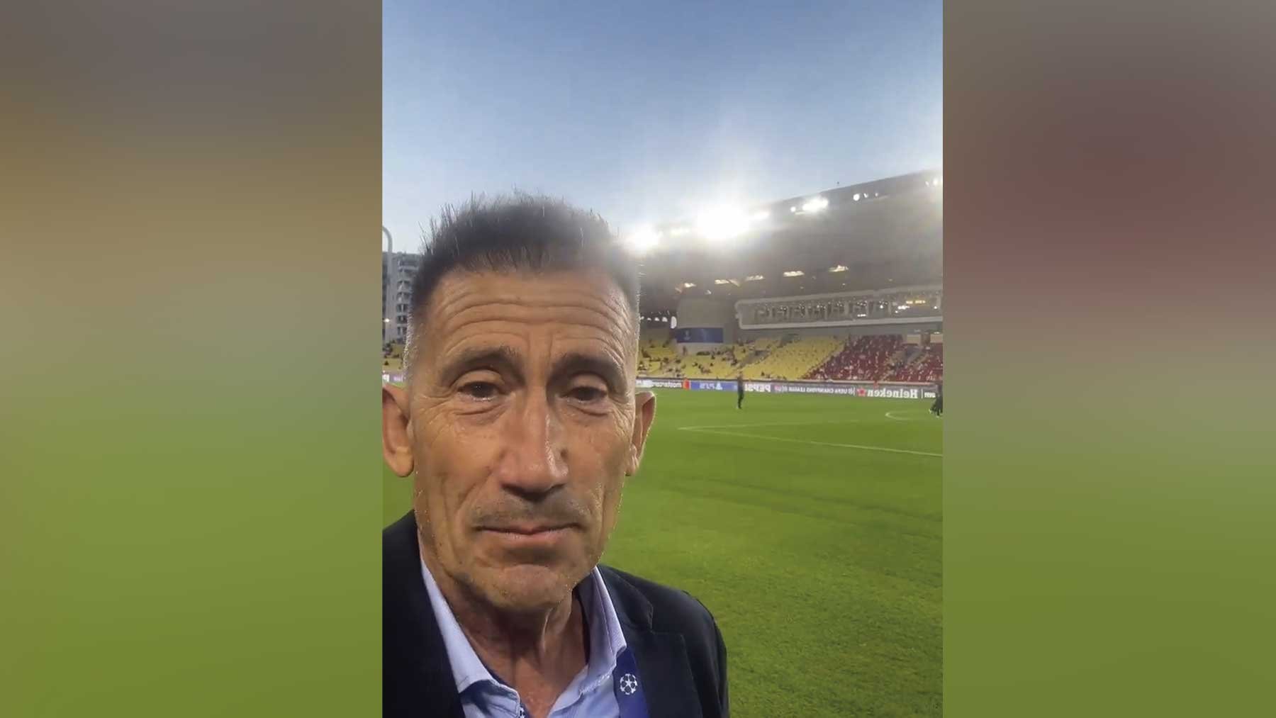 Carlos Martínez, en el estadio Louis II de Mónaco durante el partido del Barcelona en Champions. (Captura de pantalla)