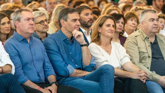 Juan Espadas, Pedro Sánchez y Teresa Ribera.