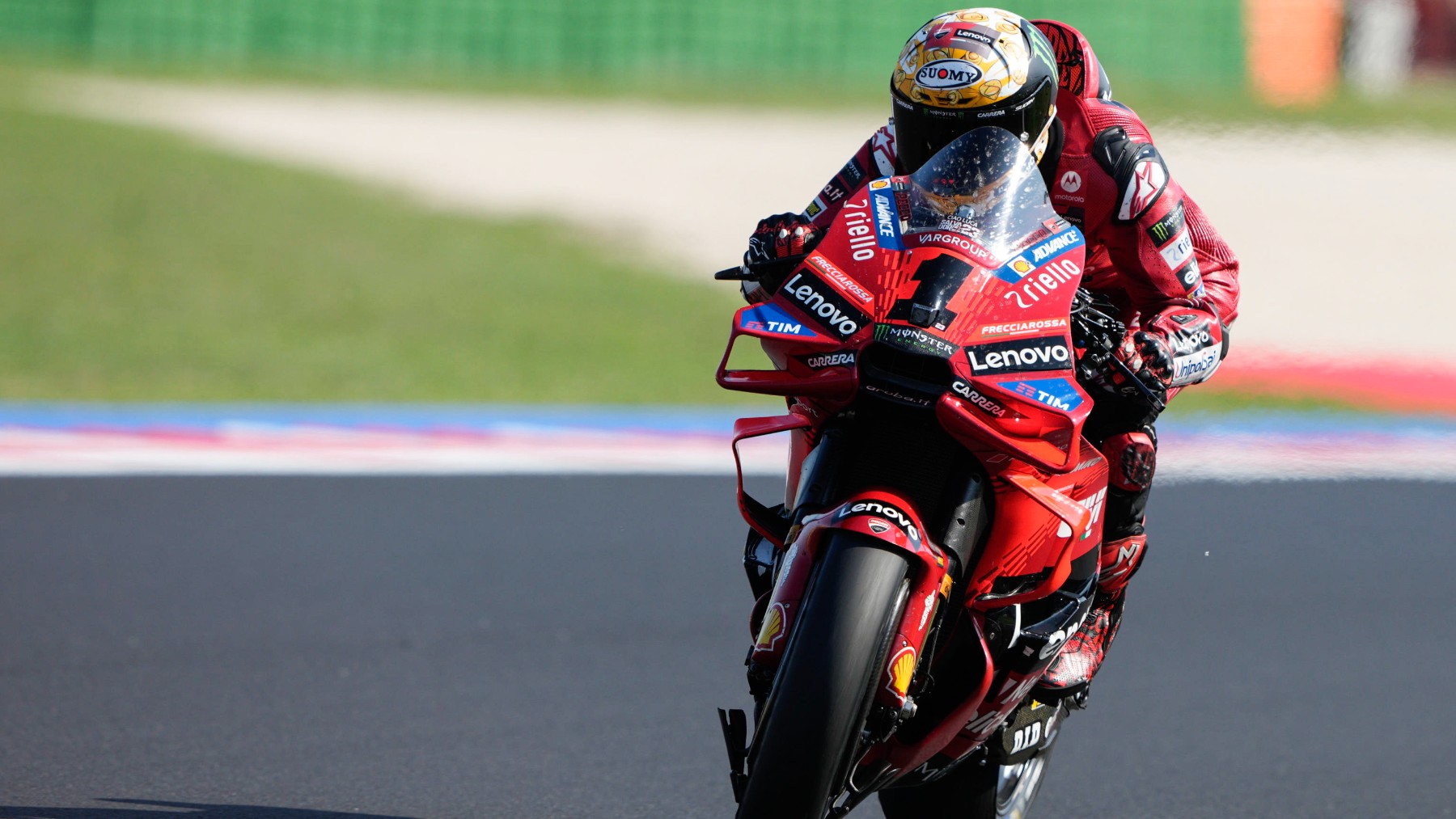 Pecco Bagnaia, durante el GP de Emilia-Romaña de MotoGP. (EFE)