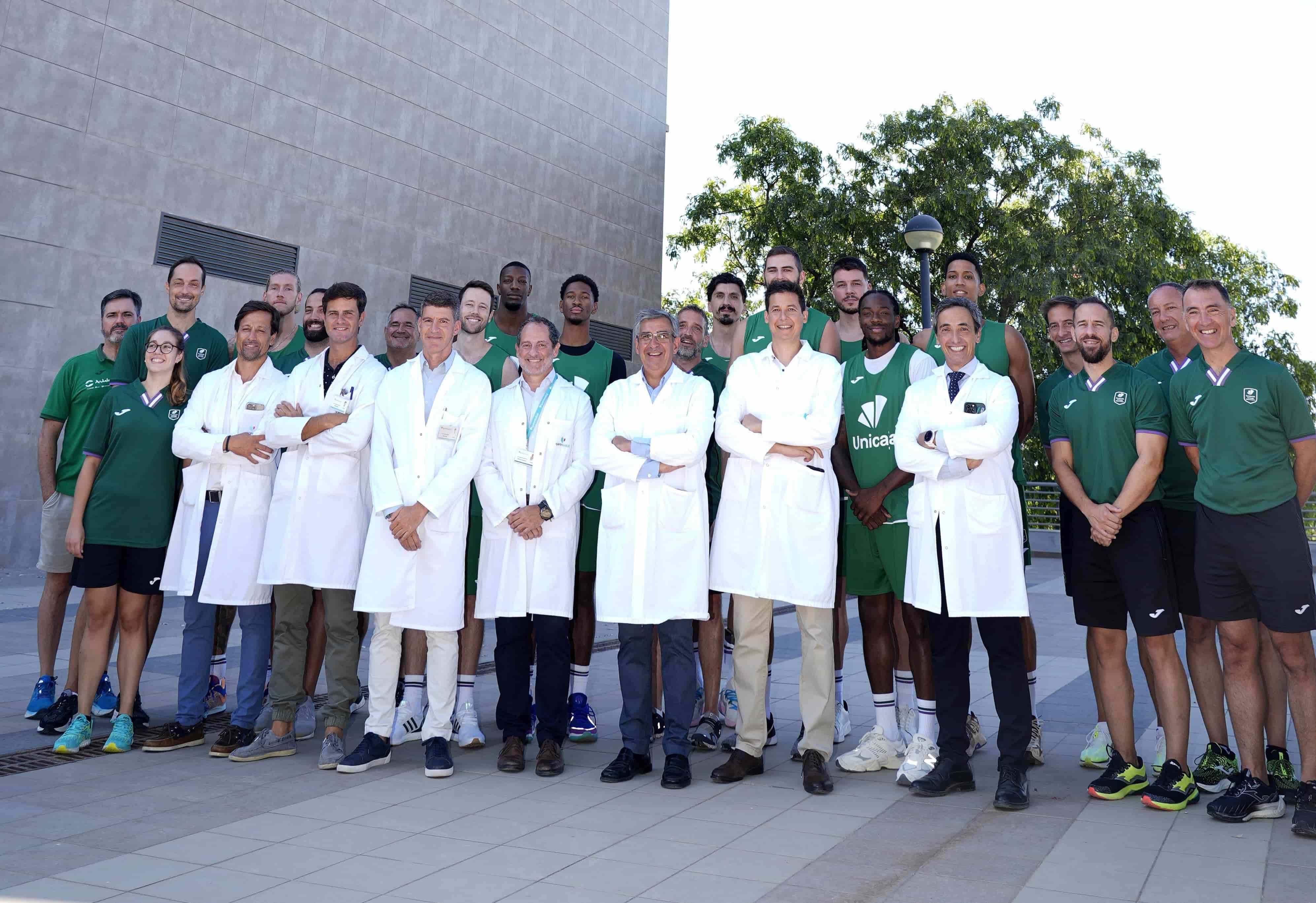 El servicio médico de Quirónsalud junto al Unicaja Baloncesto @Quirónsalud