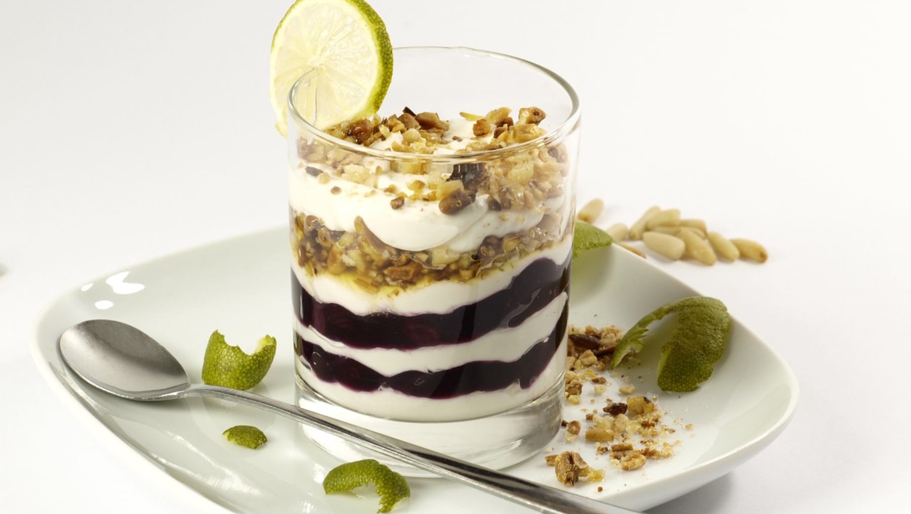 Yogur griego con granola.