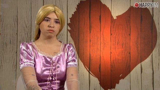 Jake acude a First Dates vestido de Rapunzel. (Mediaset)