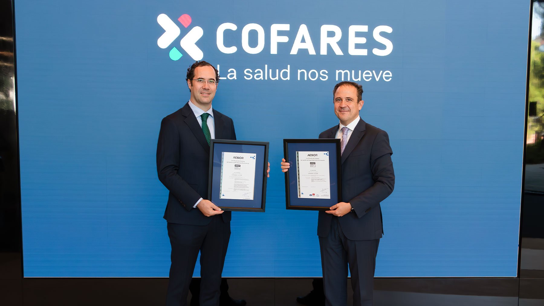 Rubén Orquín y Enrique Mejía, director general de Cofares y AENOR en Madrid.