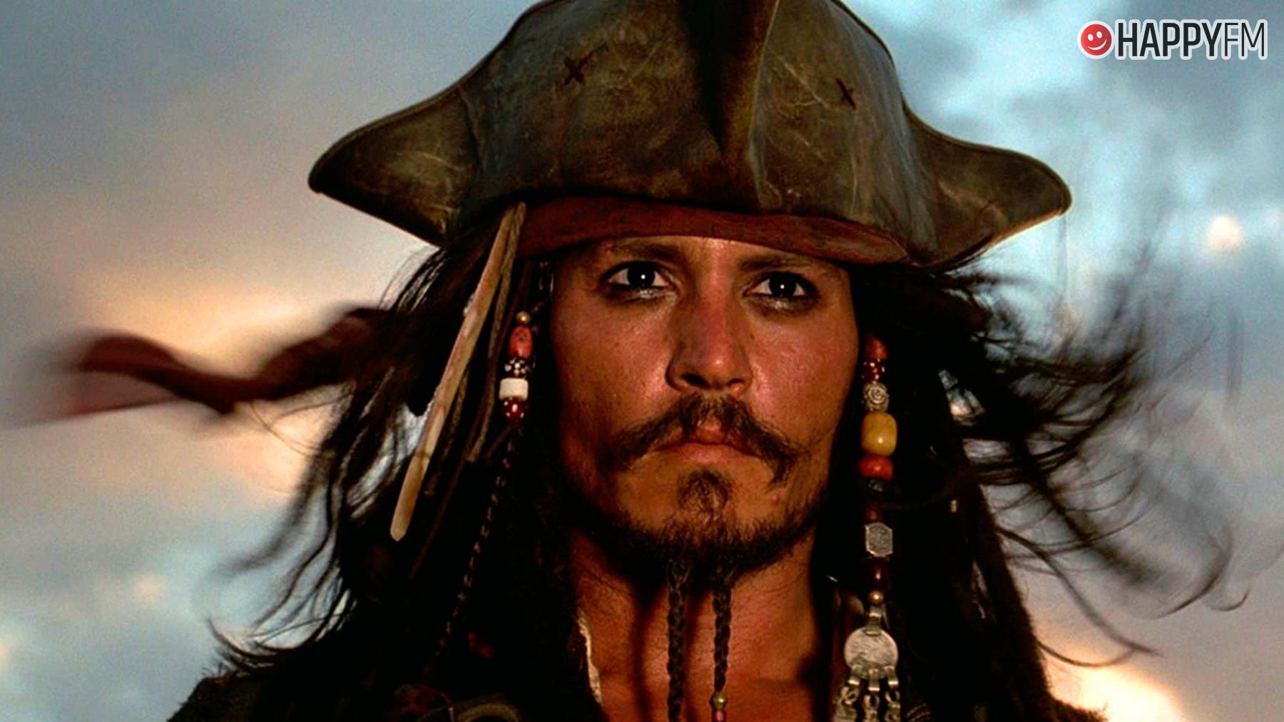 Johnny Depp se vuelve a vestir de su icónico personaje de Disney, Jack Sparrow.
