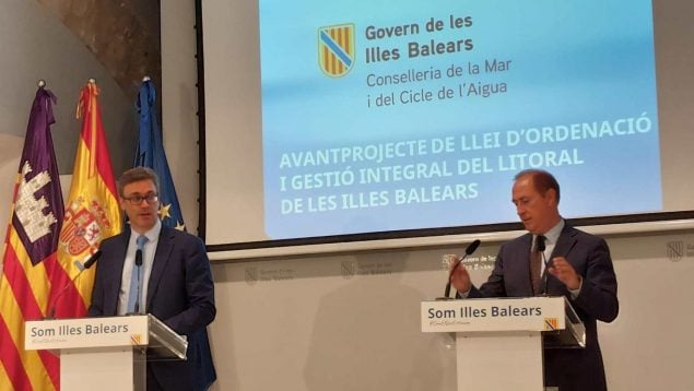 El Govern plantea reducir a diez nudos la velocidad de barcos y motos acuáticas en una milla desde la costa