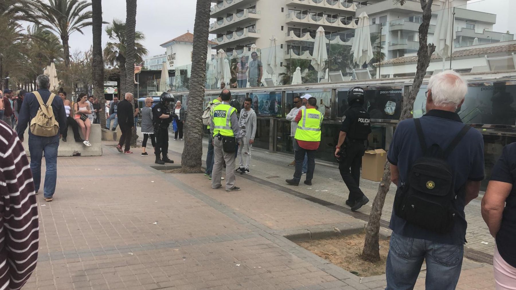 Intervención de la Policía Local en la Playa de Palma.