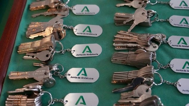 Moreno anuncia nuevas medidas fiscales para facilitar el acceso a la vivienda a más de 40.000 andaluces