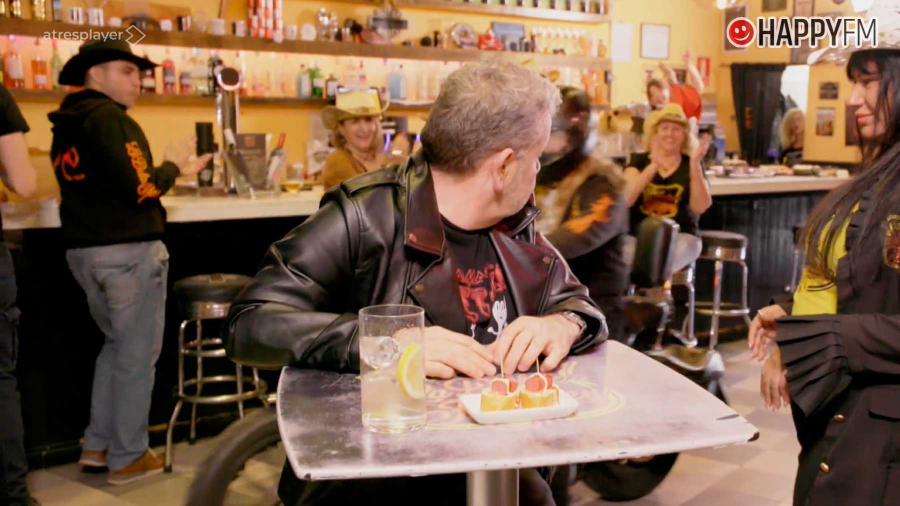 Alberto Chicote no puede creerse que entre una moto en el restaurante en pleno episodio de Pesadilla en la cocina (Atresmedia).