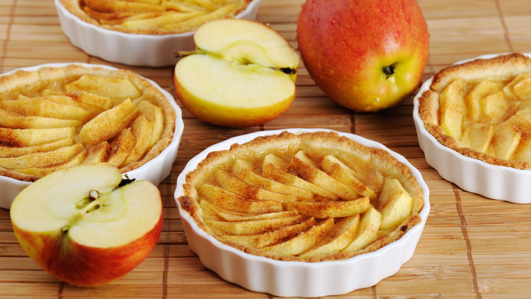 Tarta de manzana y canela fácil.