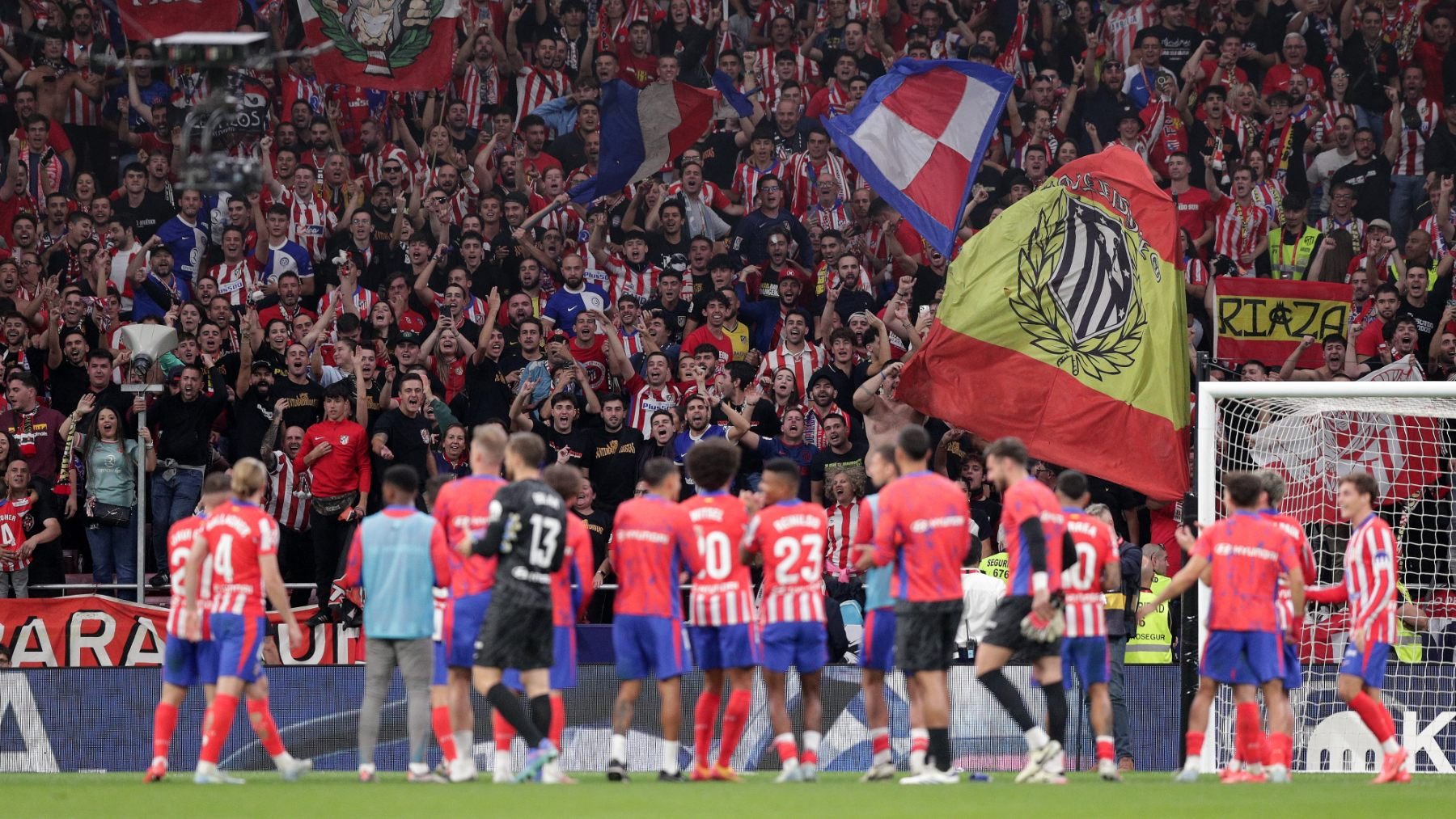 El fondo de los ultras del Atlético en el Metropolitano. (Getty)