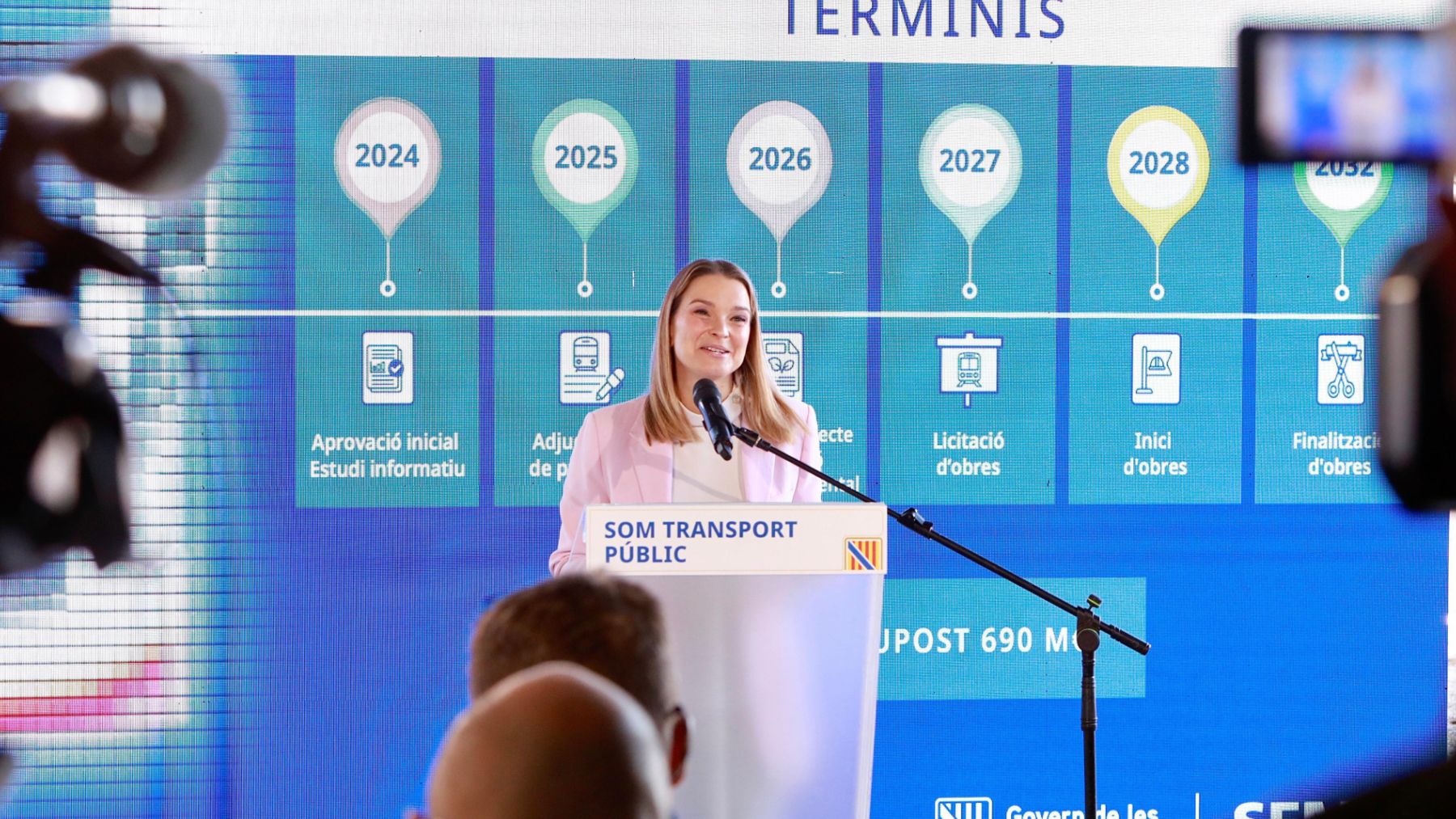 Marga Prohens durante la presentación del proyecto del tren a Llucmajor.