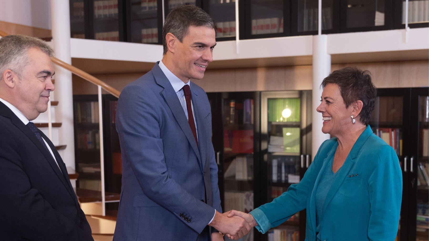 Pedro Sánchez y Mertxe Aizpurua. (Foto: EP)