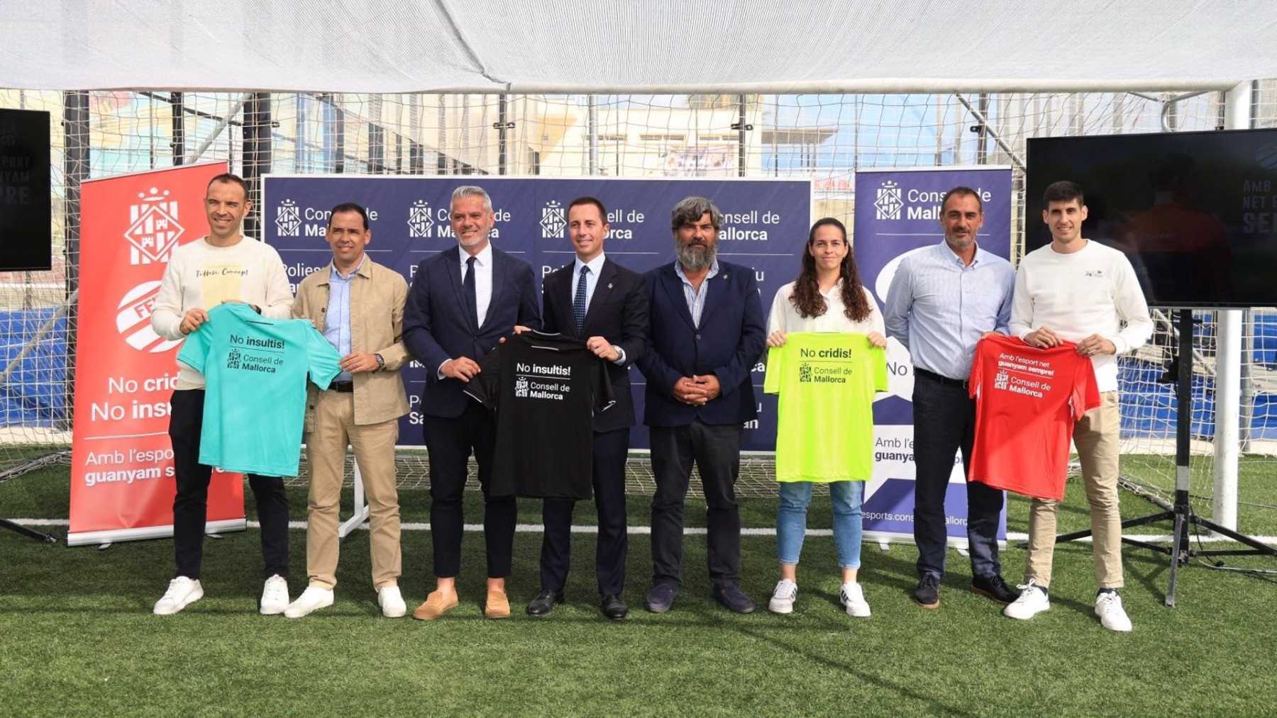 Presentación de la camapaña conjunta entre el Consell de Mallorca y la FFIB contra la violencia verbal en el fútbol base.