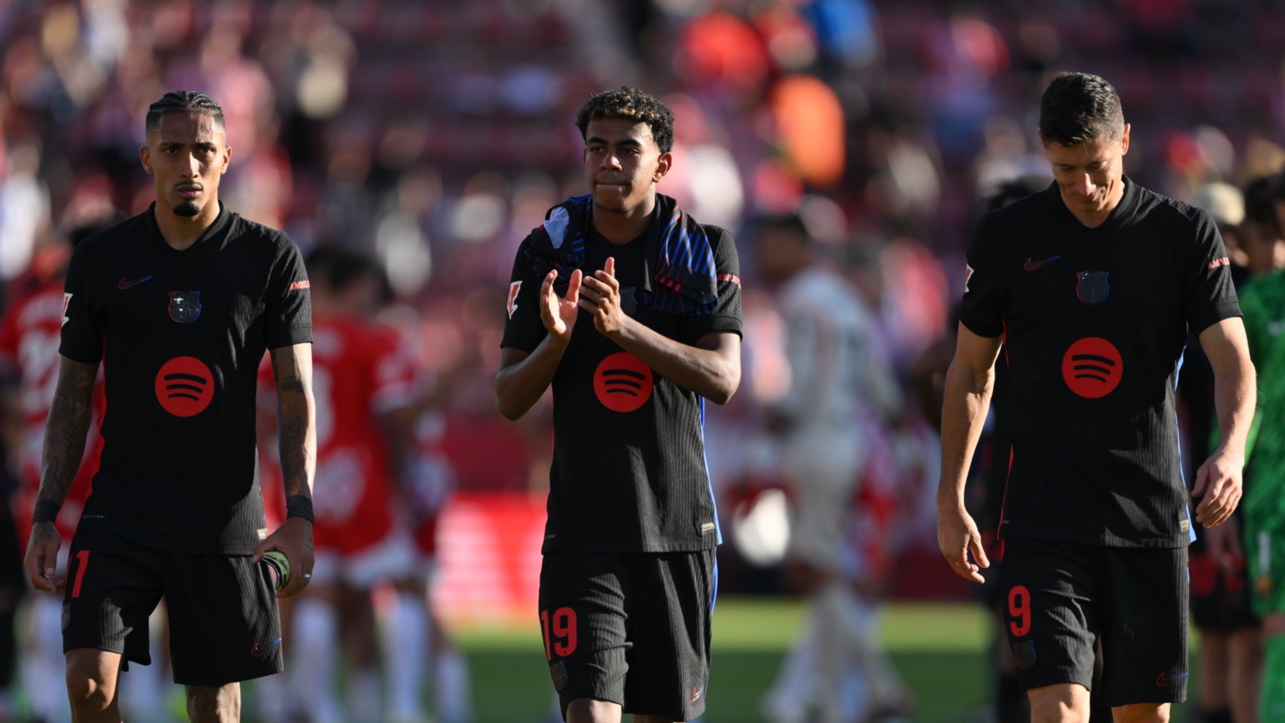 Raphinha, Lamine Yamal y Lewandowski, con el Barcelona. (Getty)